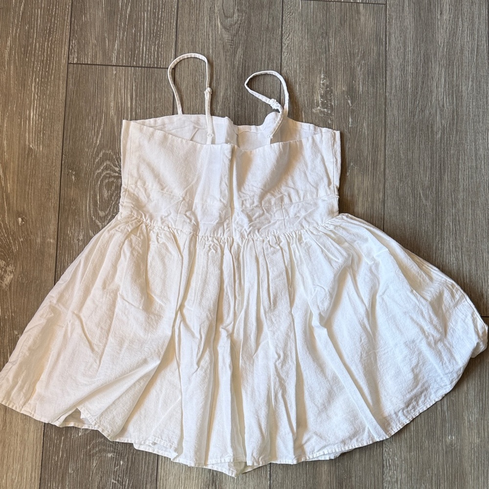 ASOS DESIGN Strappy Skort Romper in White - Picture 8 of 13